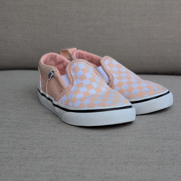 Kids Pink Checkered Slip-On Shoes - Picture 1 of 7